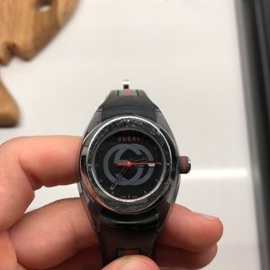 Gucci Sync Swiss Black Striped Rubber Strap 36mm